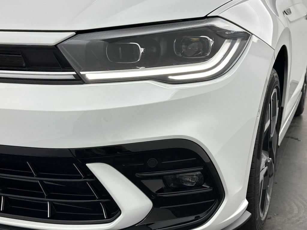 Volkswagen Polo r-line-edition 1.0 70 kw / 95 pk tsi hatchback 7 v