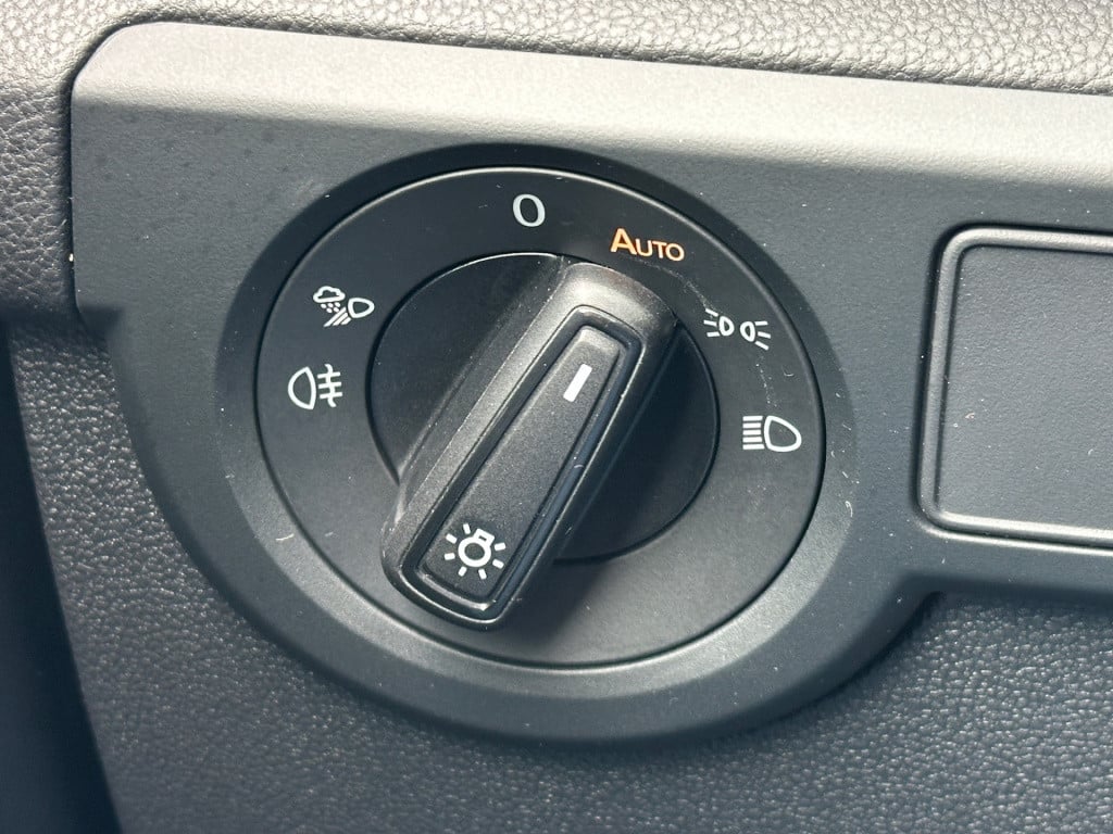 Volkswagen T-cross 1.0 tsi dsg r-line | iq light | dode hoek | keyless | vi