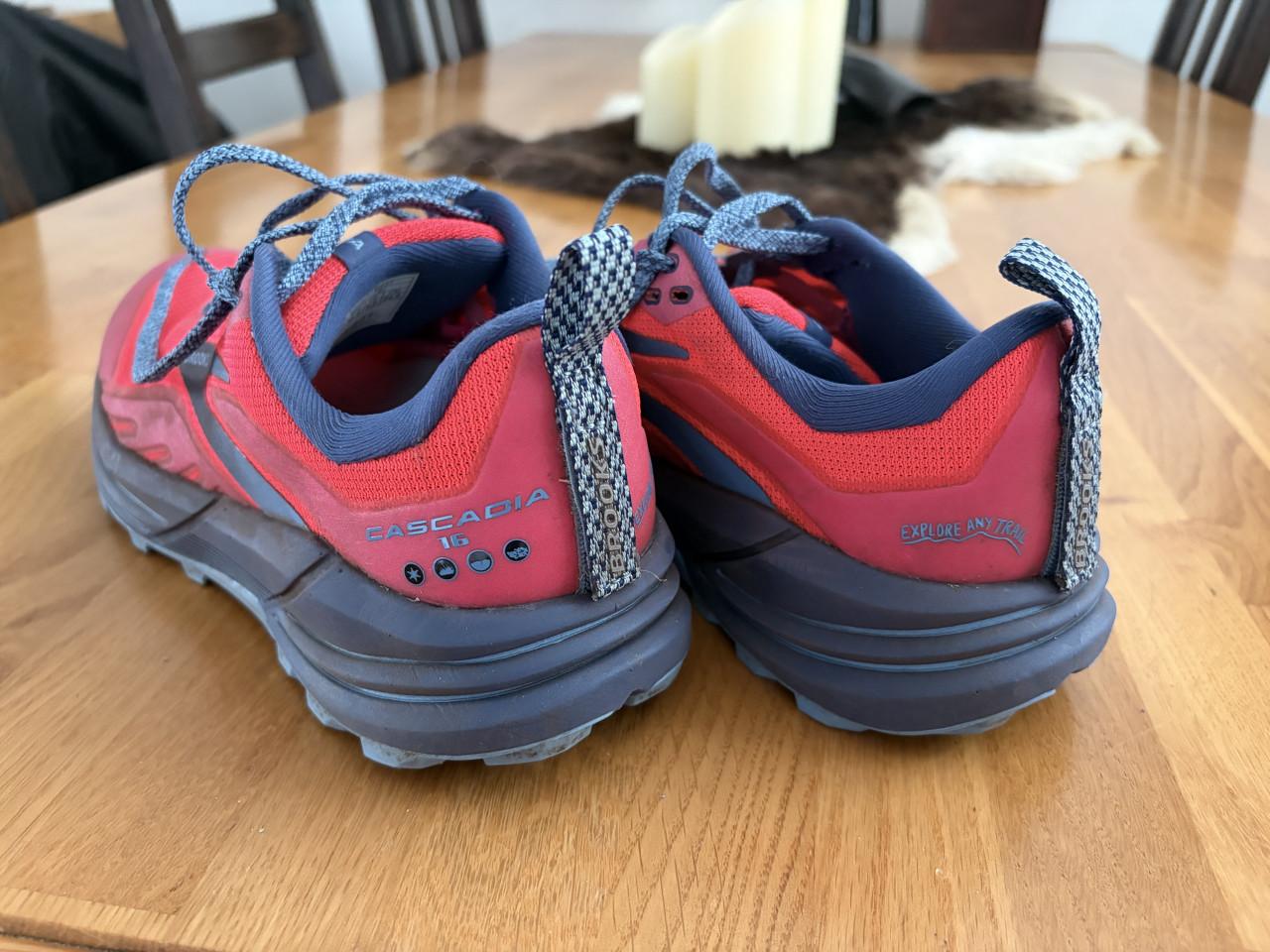 Brooks Cascadia 16 Trailrunschoenen maat 38,5
