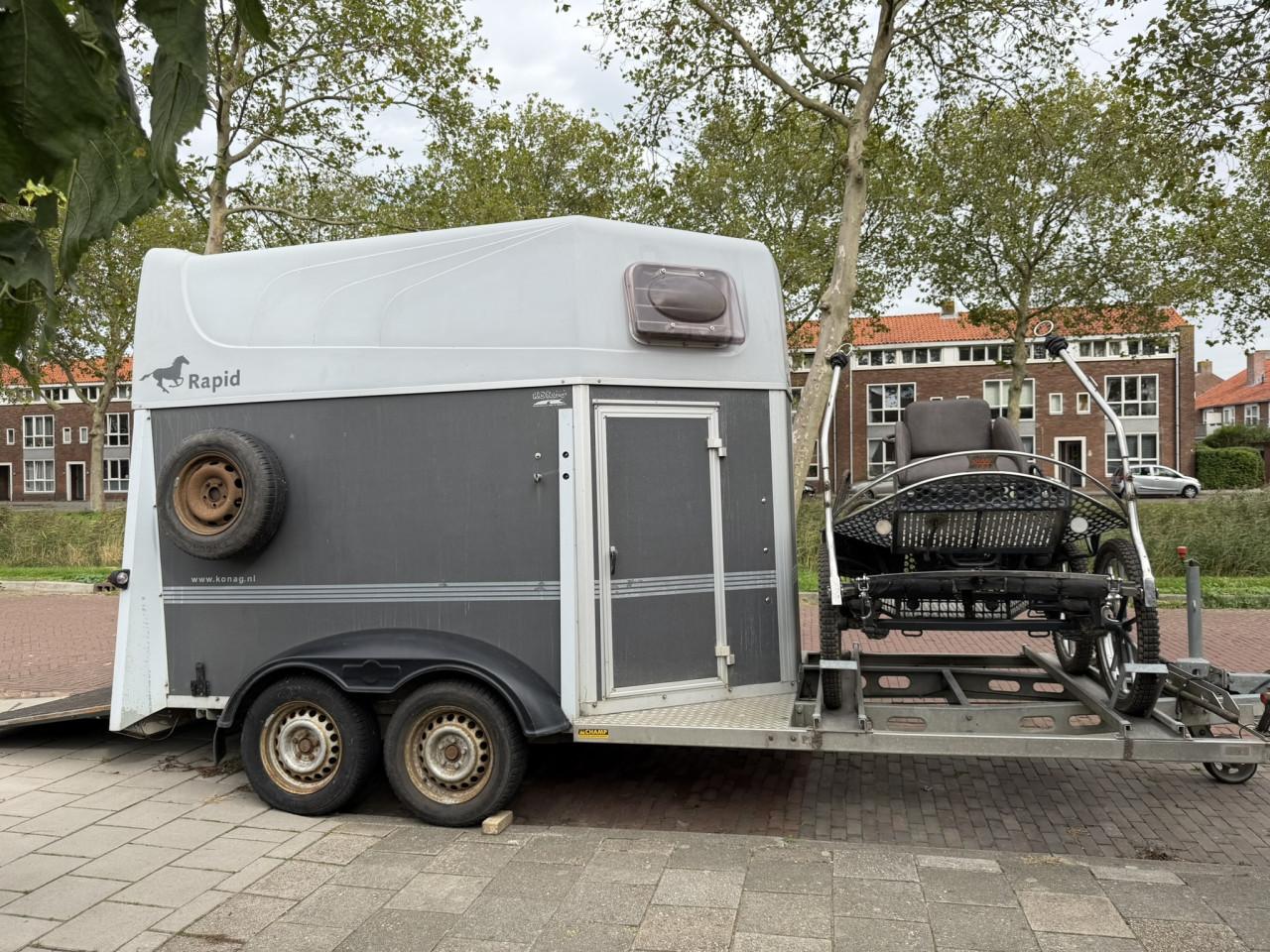Koetsentrailer voor twee paarden of pony's