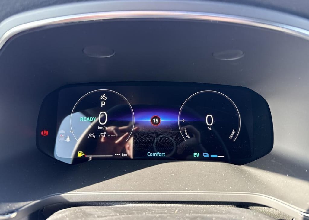 Renault Captur 1.6 e-tech full hybrid 145 techno - demo / pack winter