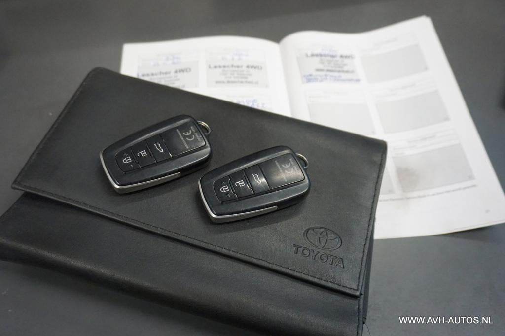 Toyota Land Cruiser 2.8 d-4d-f challenger window van