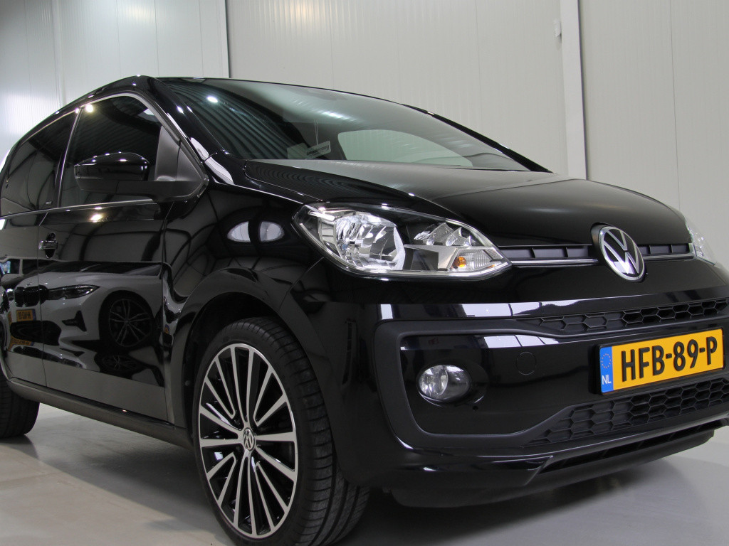 Volkswagen UP! active 5drs. clima | cruise | camera | vol!