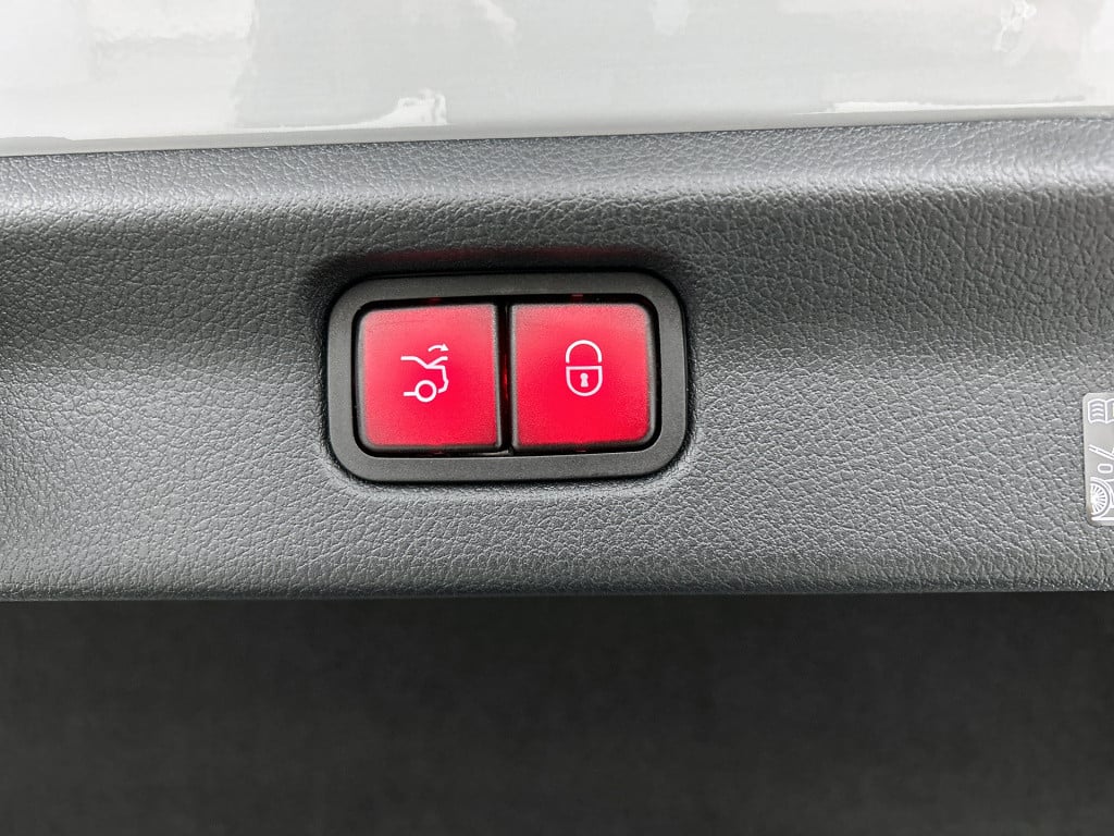 Mercedes-Benz Eqe 300 business solution amg 90 kwh | nightpakket | rijassis