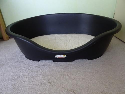 Hondenmand zwart kunststof