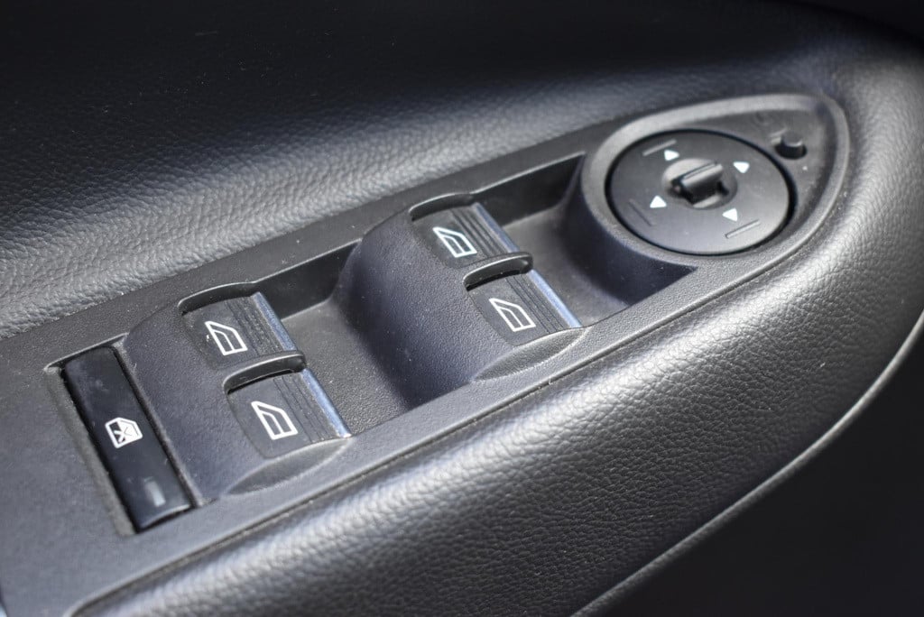 Ford Kuga 1.5 titanium | volledig dealer onderhouden | trekhaak | 1800kg tr