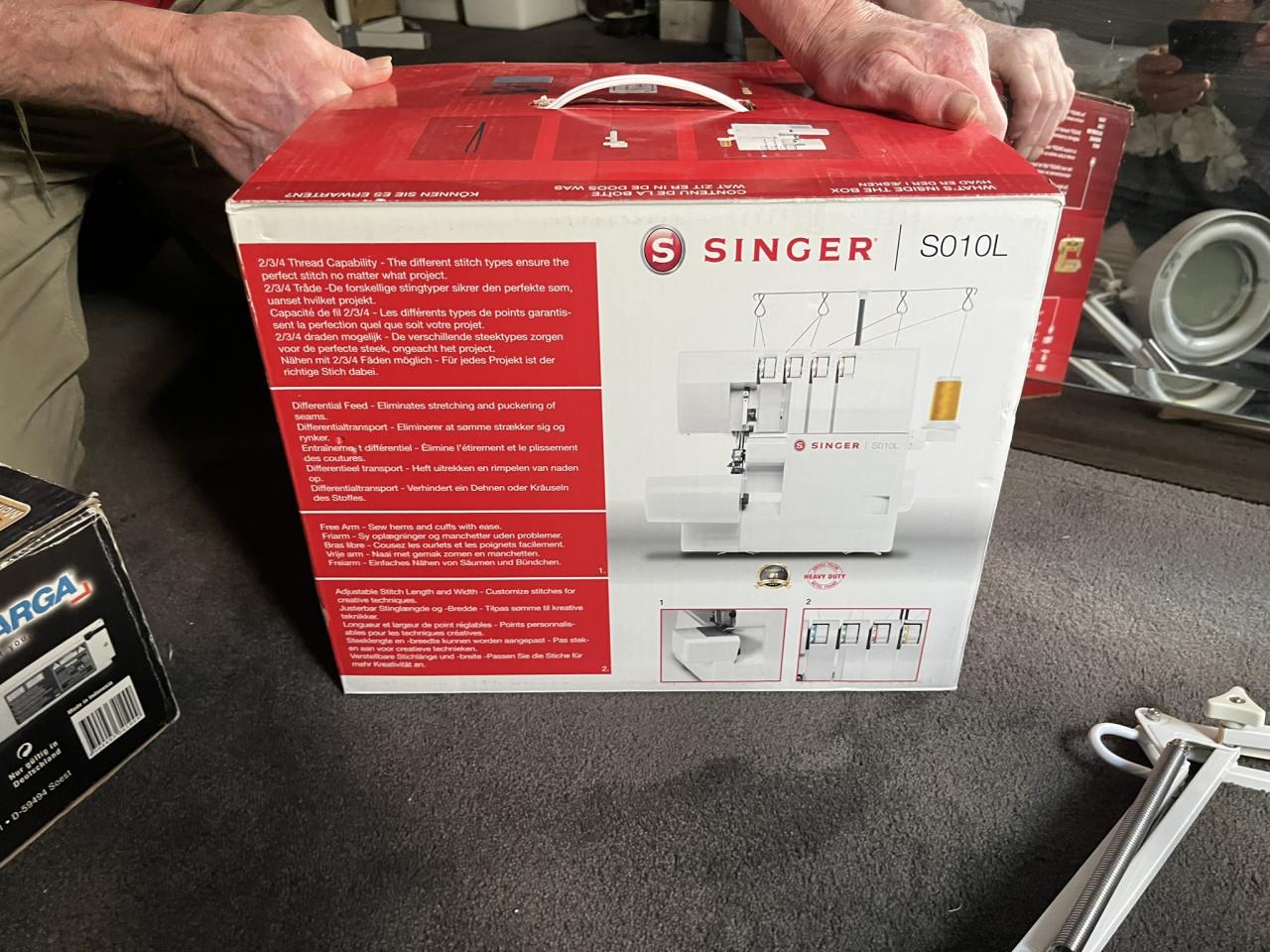 Singer lockmachine SO10L NIEUW