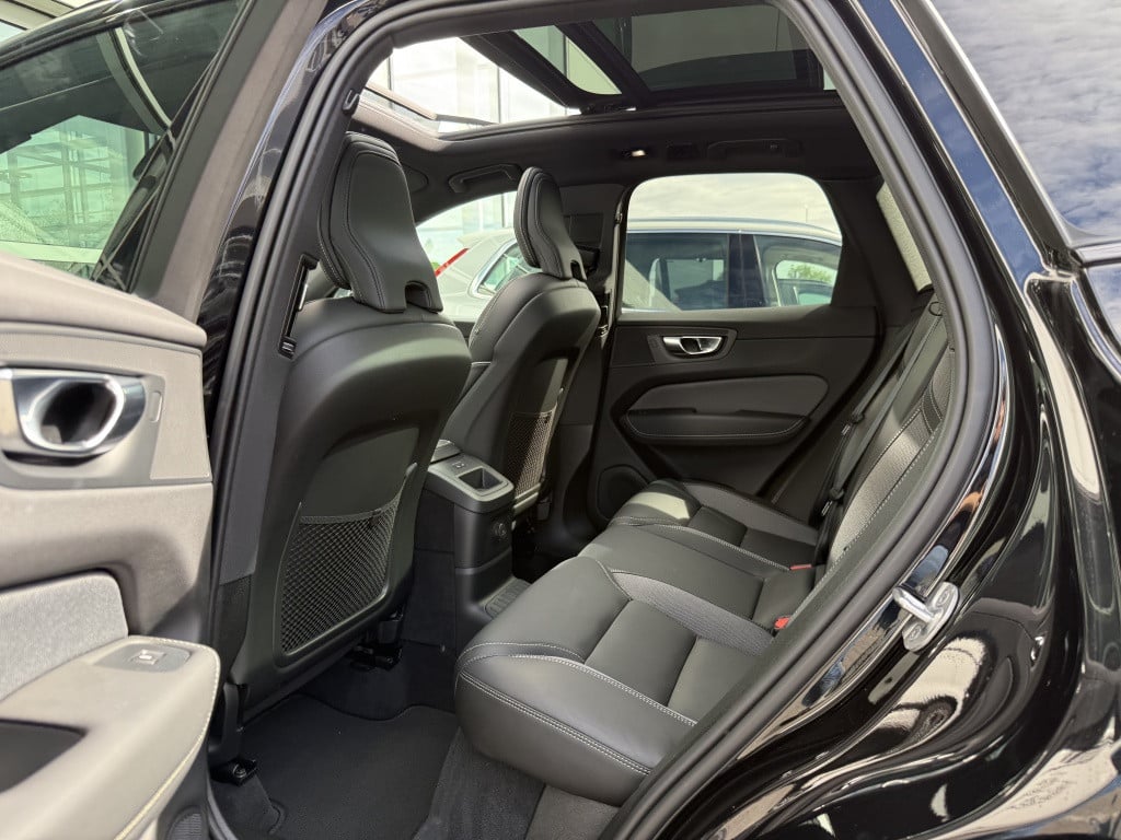 Volvo XC60 t8 455pk recharge black edition| full options !!