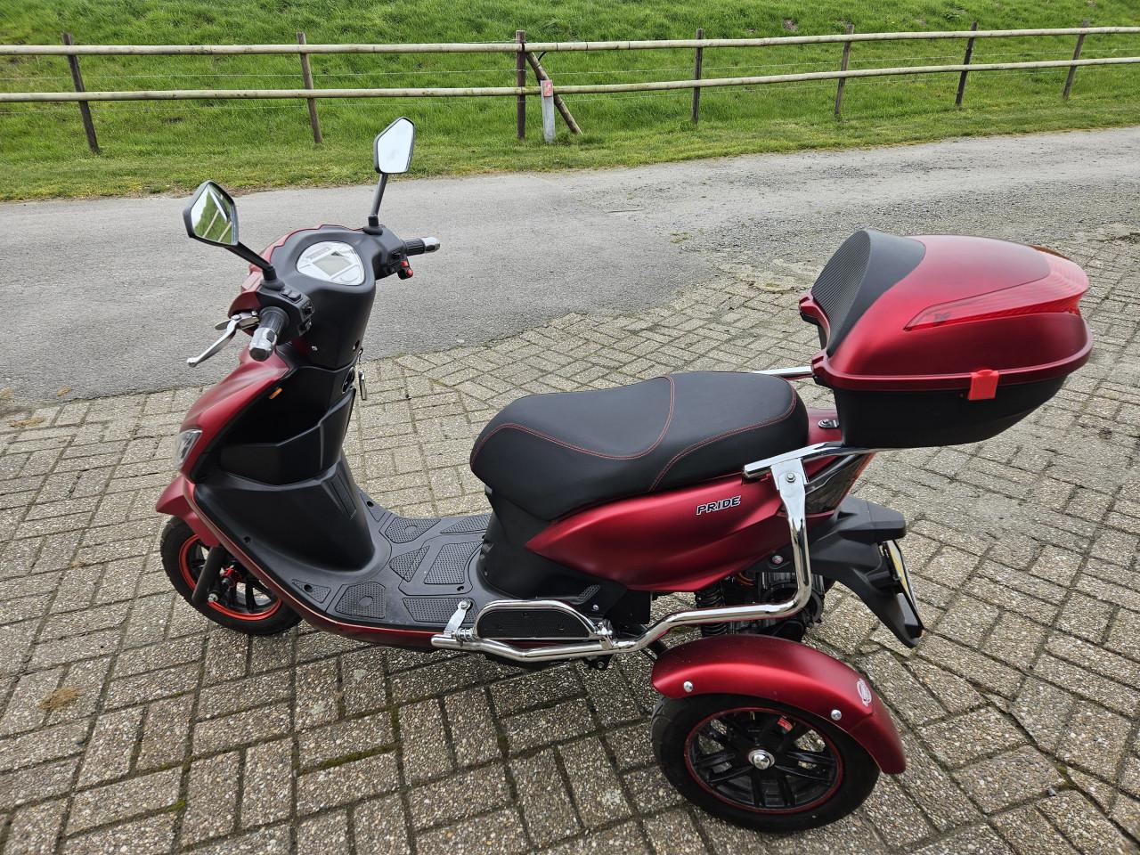 Elektrische scootmobiel en eventueel auto aanhanger