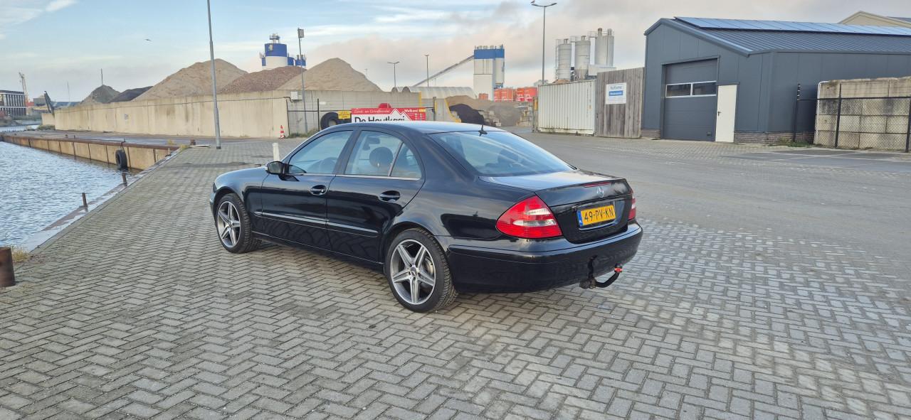 Mercedes-Benz E200 Kompressor 2005 NAP zwart