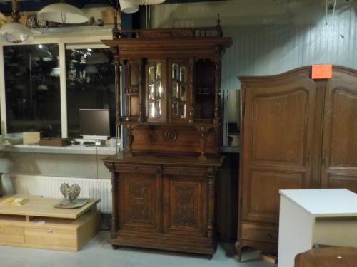 Antiek wandmeubel in zeer goede staat koopje 150 euro