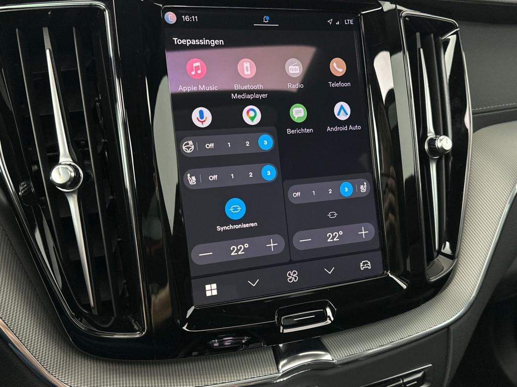 Volvo XC60 t6 398pk recharge ultra dark| pano| luchtvering| hud| 360camera