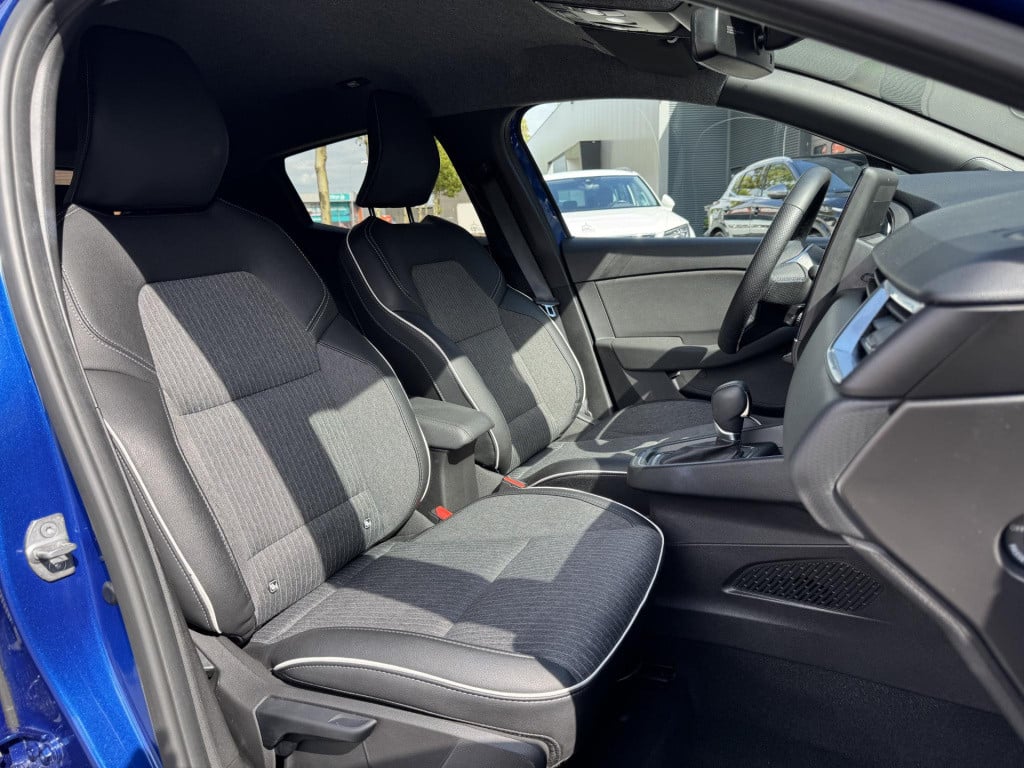 Mitsubishi Colt 1.6 hev instyle nl-auto, meest luxe uitvoering!