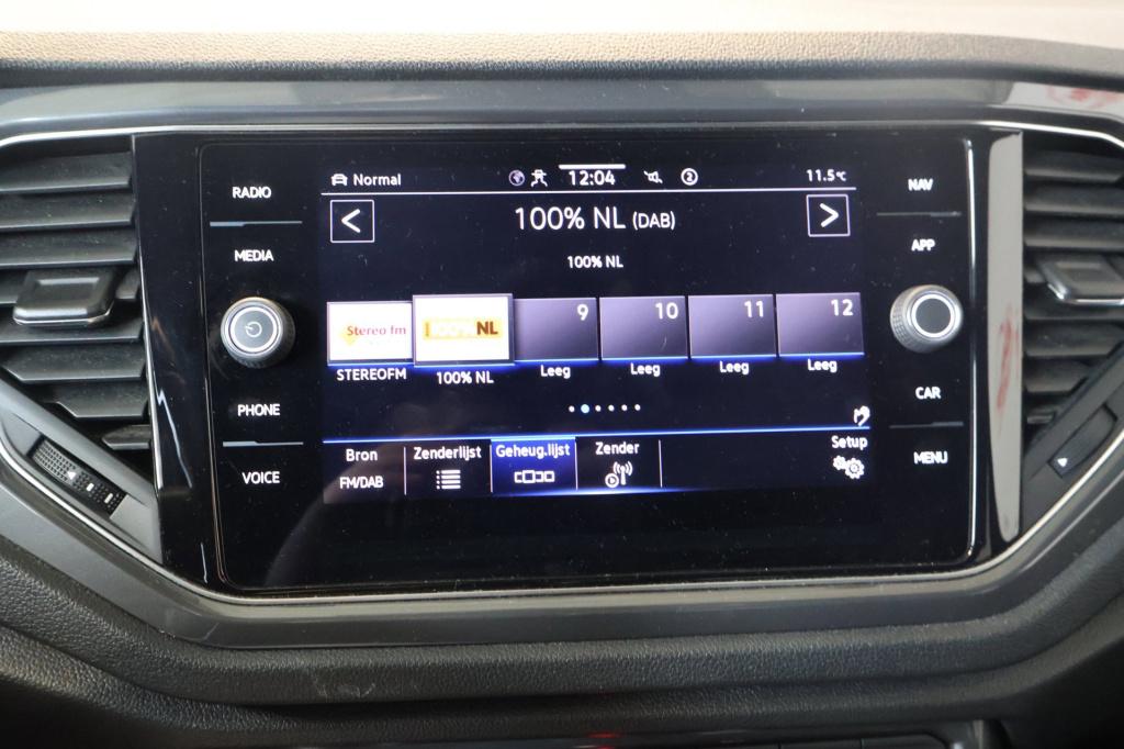 Volkswagen T-roc 1.5 tsi sport business r|stoelverwarming|trekhaak|parkeers