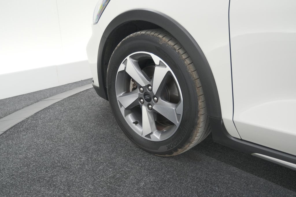 Ford Focus 1.5 ecoboost active business | lage kilometerstand | navigatie |