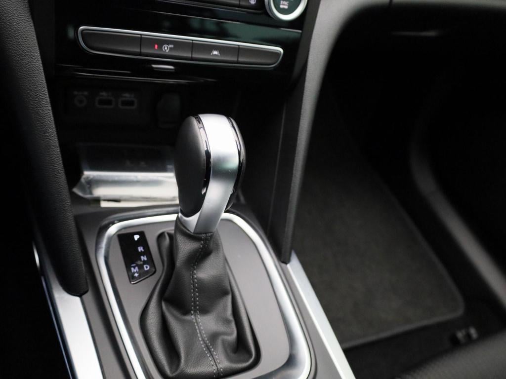 Renault Megane 1.3 tce 140 techno | automaat | navigatie | virtual cockpit 