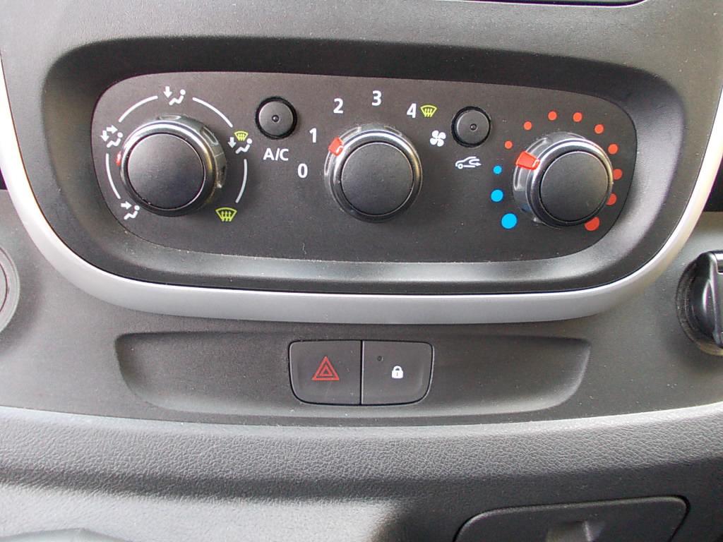 Renault Trafic 1.6 dci airco, navigatie, 3-zits, cr.control