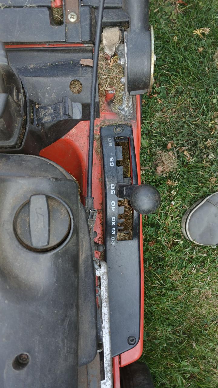Grasmaaier en verticuteermachine