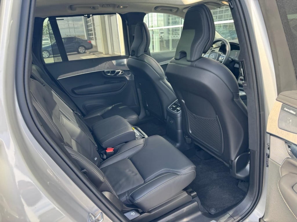 Volvo XC90 t8 455pk recharge ultra dark| full options!! b&w | luchtvering