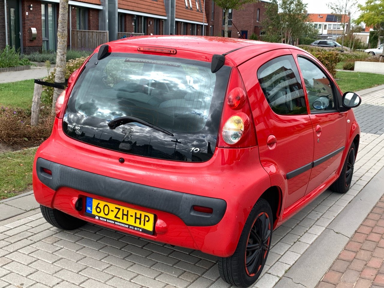 Peugeot 107 1.0 12V 5DR 2008 APK tot 16-03-2026