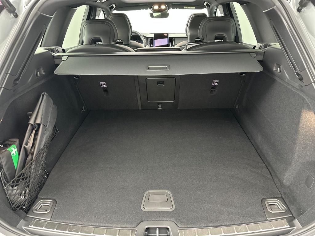 Volvo XC60 t6 398pk recharge ultra black edition| pano| 360camera| h&k soun