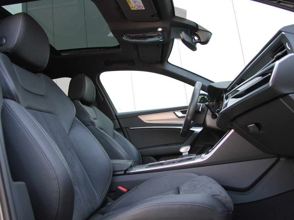 Audi A6 avant 55tfsi e hybrid 367pk quattro competition s-line | pano dak |