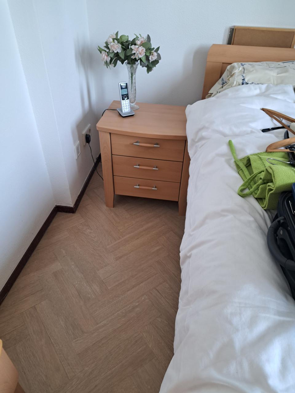 Bed 1m40 x 2.0m