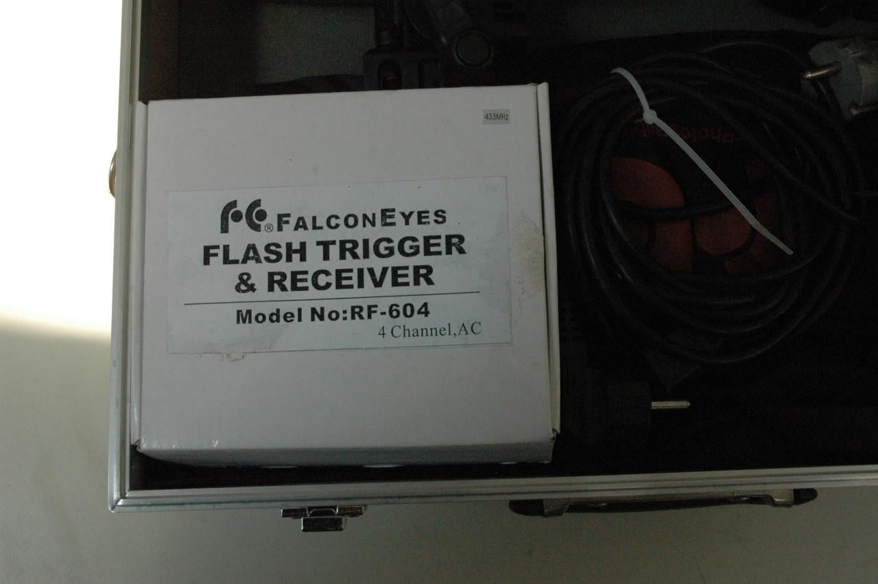 Flitsset 2x falcon eyes 150 met softbox in aluminium koffer