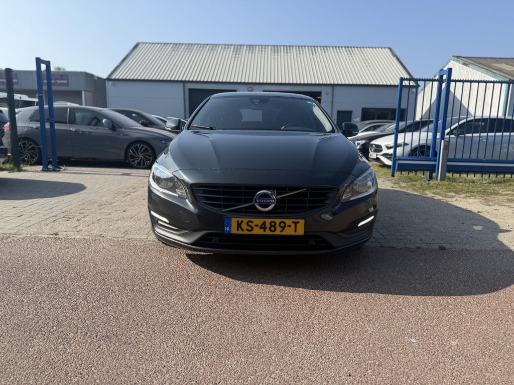 Volvo V60 2.0 d3 summum pdc stoelverwarming