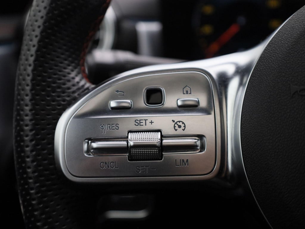Mercedes-Benz Cla 250 e business solution amg limited | amg-styling | panor