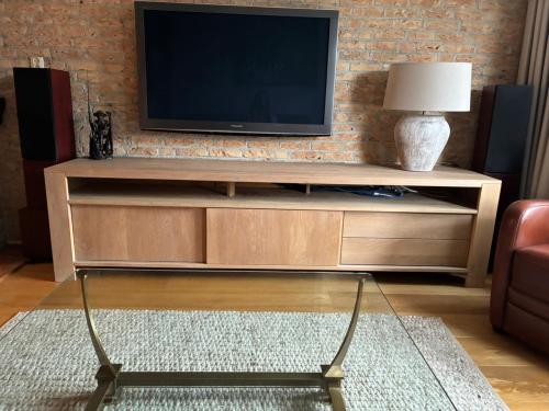 Tv audio meubel massief eikenhout in perfecte staat