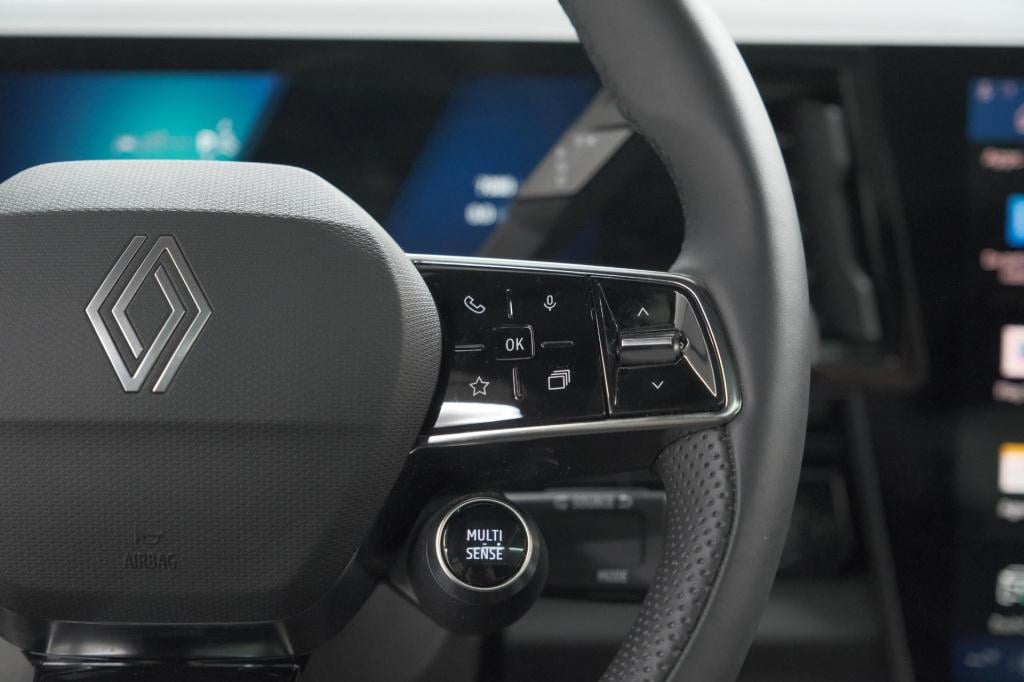 Renault Austral 1.2 e-tech full hybrid 200 techno | 360 camera | panoramada