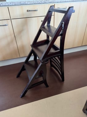 Bibliotheektrapje/Stoel/Keukentrapje.