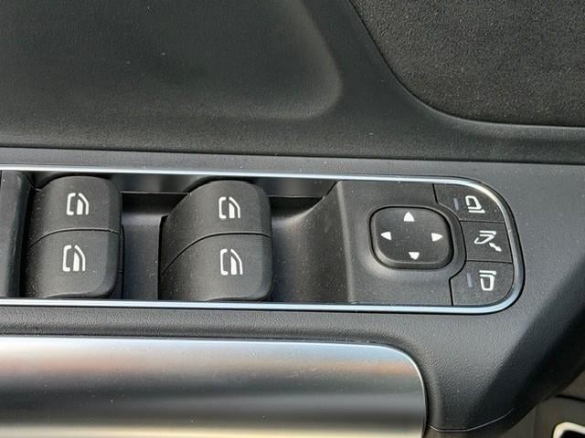 Mercedes-Benz Gla-klasse 200 business solution amg l panoramadak l mbux l m