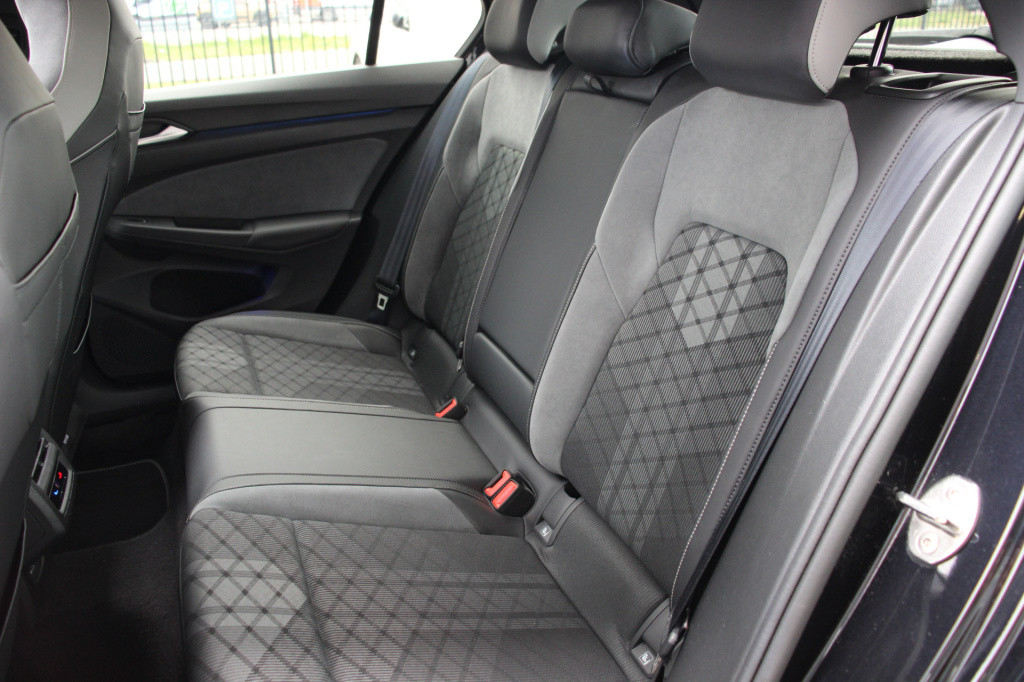 Volkswagen Golf 1.5 etsi r-line business | acc | pano. | camera | dab | sfe