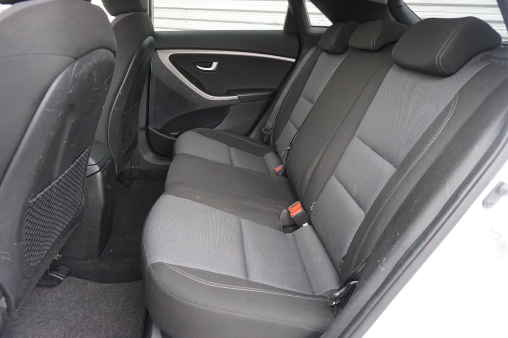 Hyundai I 30 1.6 gdi i-motion plus climate / navi / cruise / camera / parke