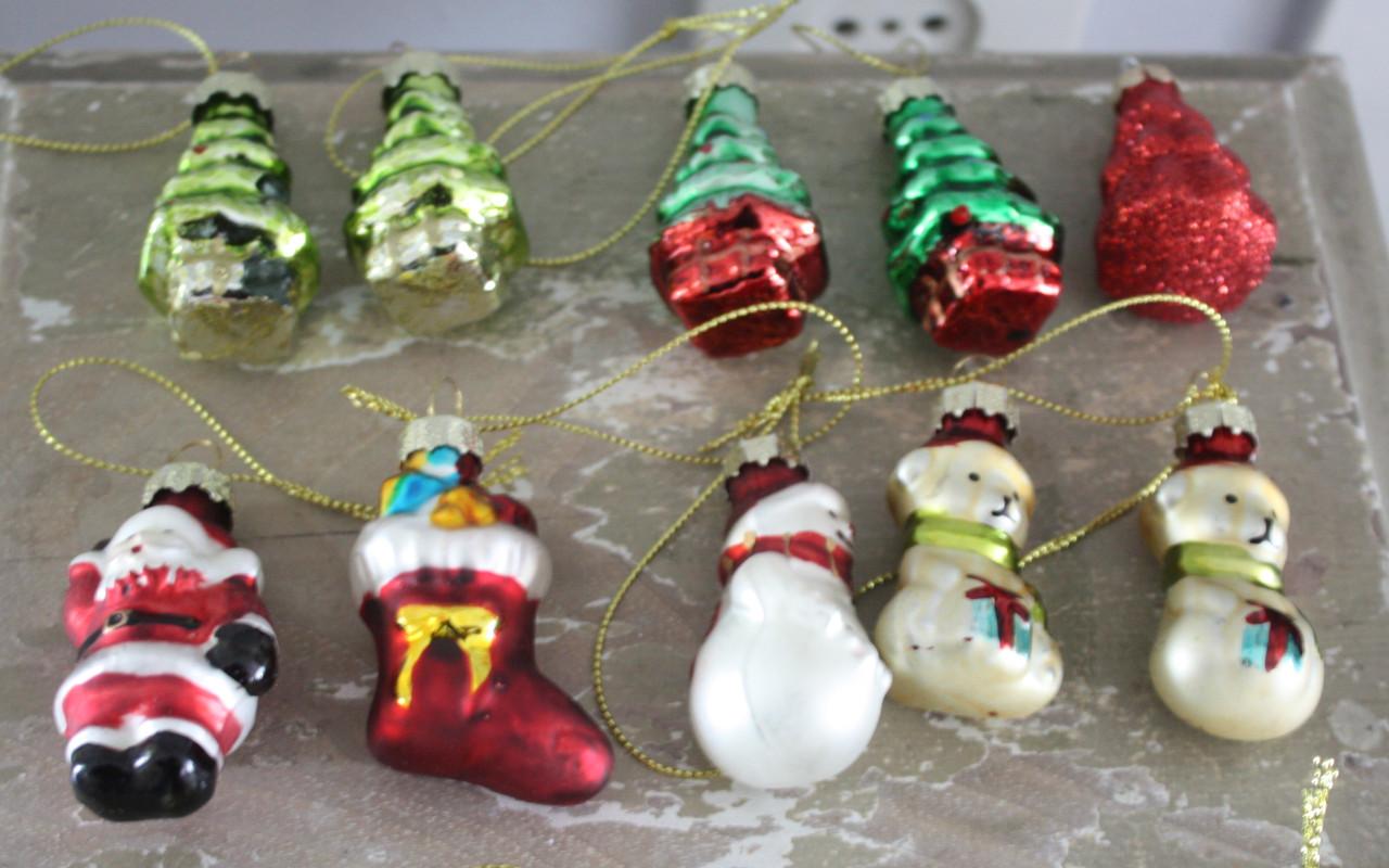 Set van 12  glazen kerst ballen verschillende soorten