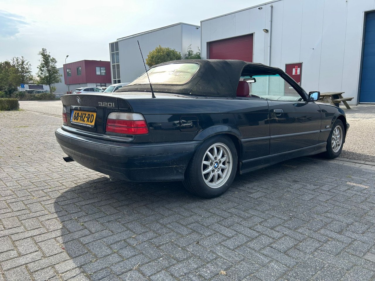 BMW 3-serie Cabrio 320i Executive OPKNAPPERTJE!