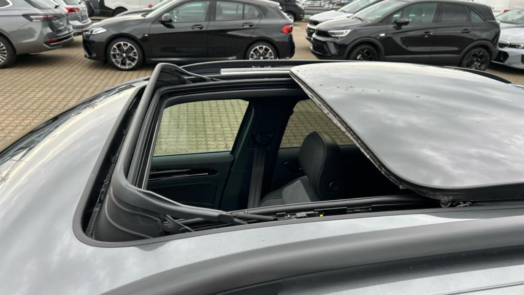 Volkswagen T-roc 1.5 tsi r-line black edition automaat , panoramaschuifdak 