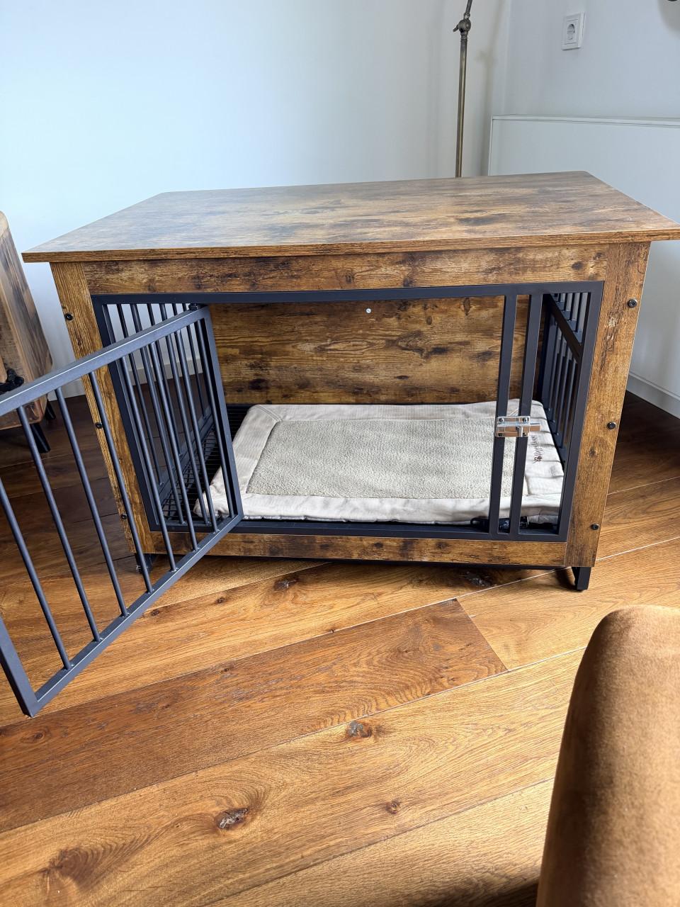 Decoratieve hondenbench als meubel