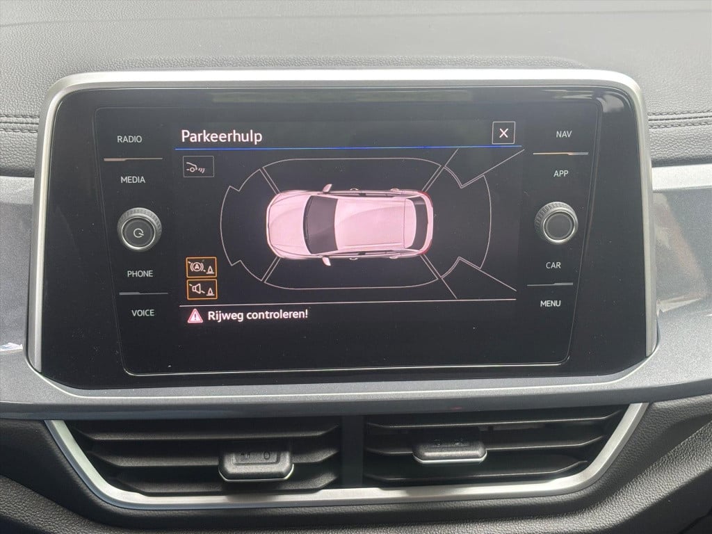 Volkswagen T-roc 1.5 tsi 150pk 7-dsg| carplay| camera|auto park| dode hoek|