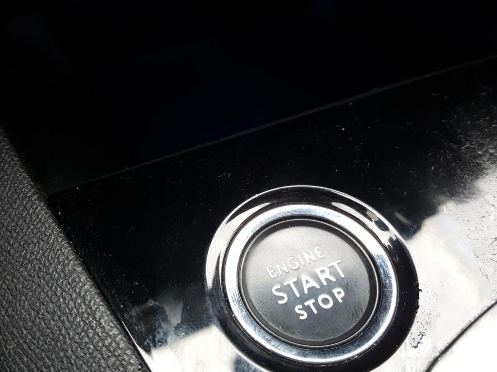 Peugeot 3008 1.2 130pk s&s gt automaat navigatie | trekhaak | apple carplay