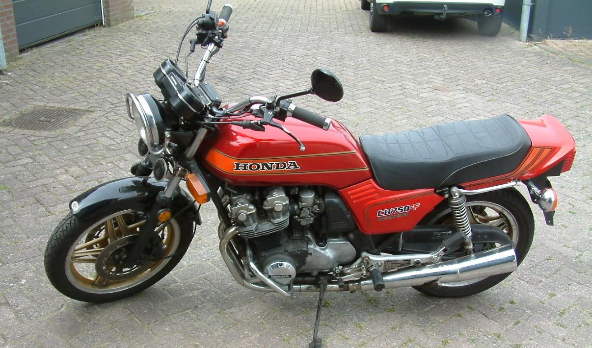 Achter rem honda   benzine tank honda  bol dor  -wielen honda
