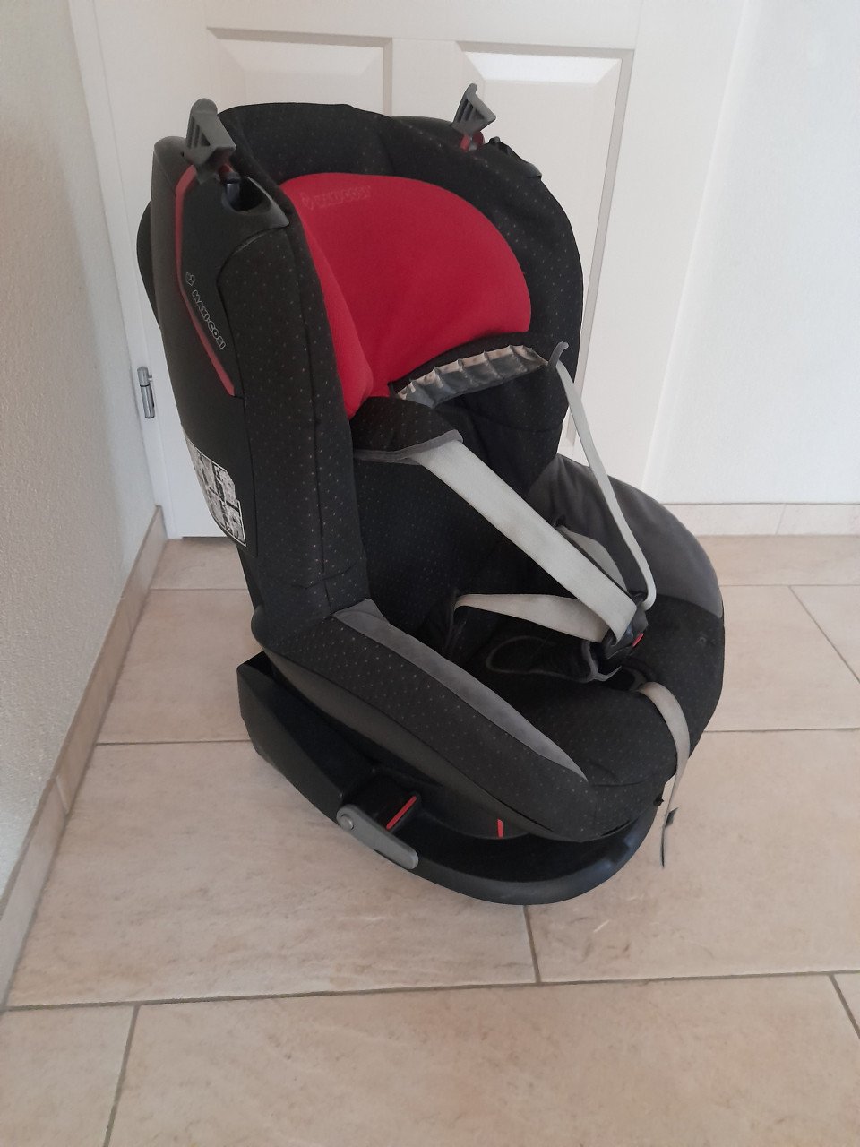 Maxi cosi Tobi (in goede staat ) 9 / 18 KG  Bekleding in schone staat!