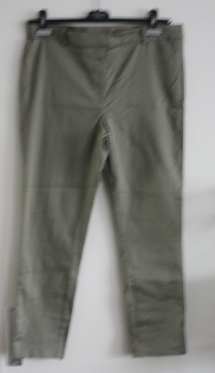 Olijfgroene pantalon met eastieke band maat 46