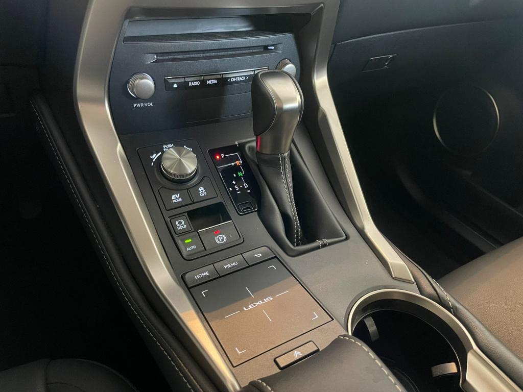 Lexus Nx 300h awd business line