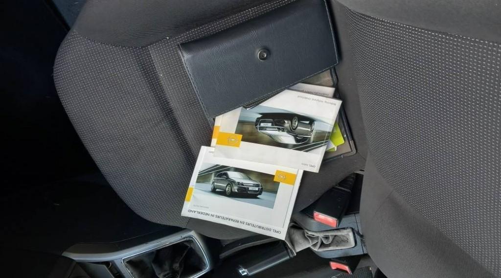 Opel Astra 1.6 essentia