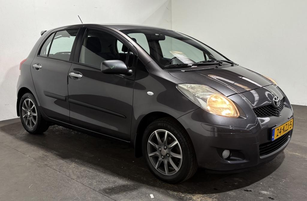 Toyota Yaris 1.3 vvti aspiration | clima | trekhaak | lm velgen |