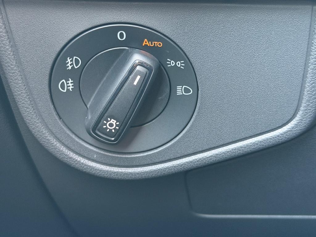 Volkswagen Polo 1.0 tsi r-line | iq light | carplay | camera | climate | st