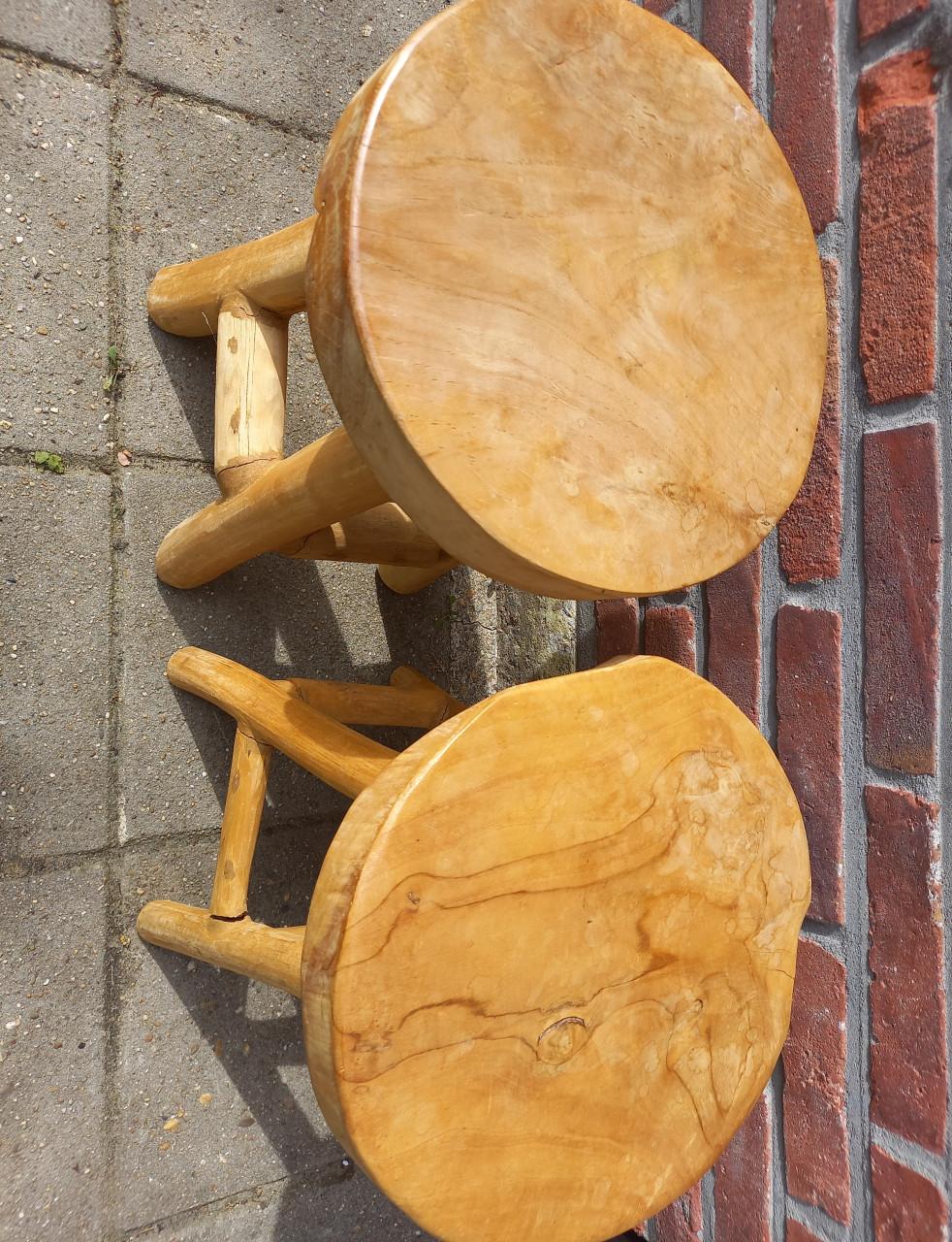 Houten krukjes